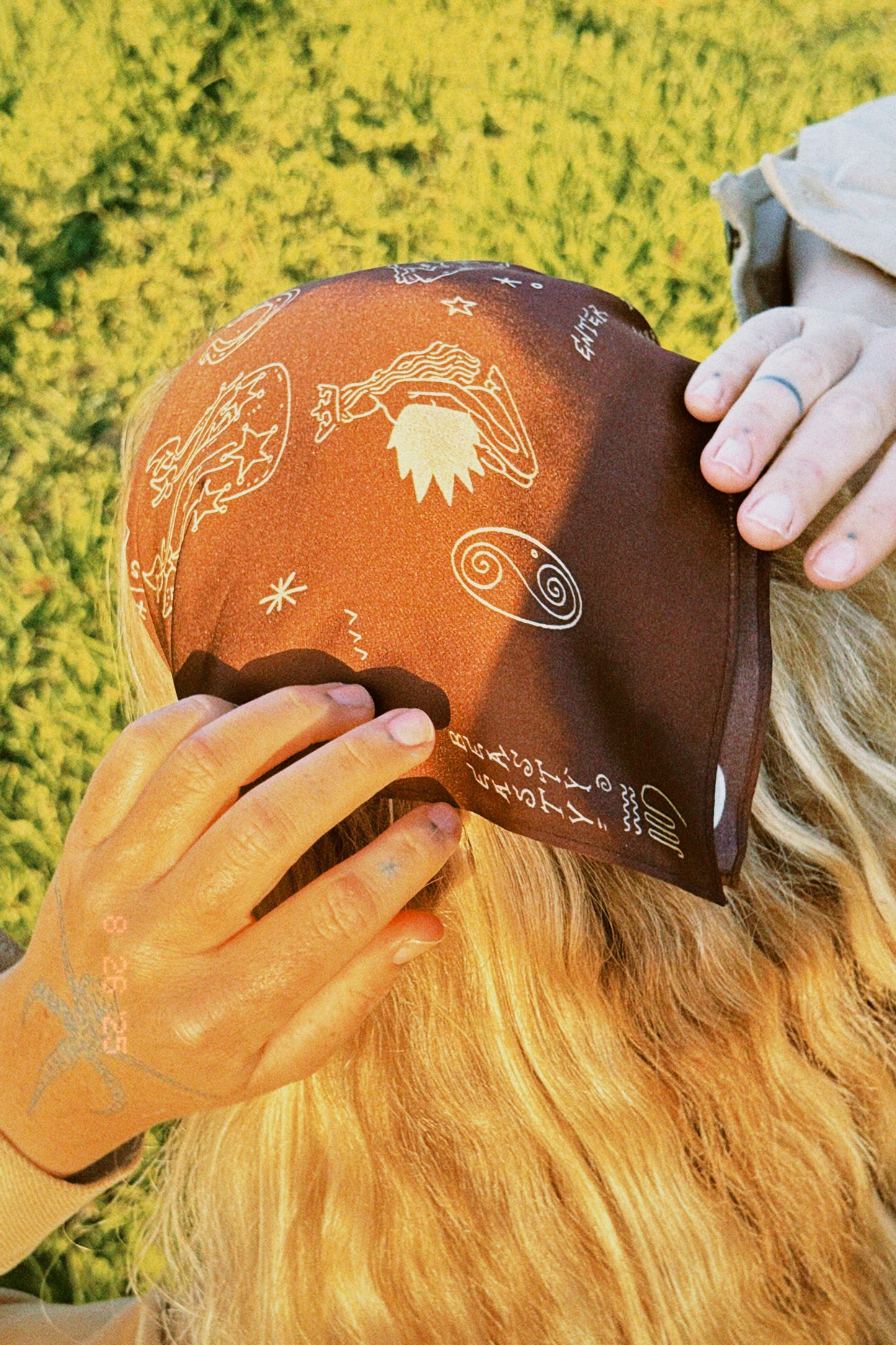 Sunset Flash Bandana - Cocoa